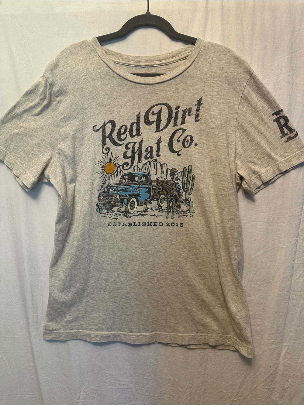 Red Dirt Hat Co Mens Graphic T Shirt Medium Gray Western Cowboy Truck Tee